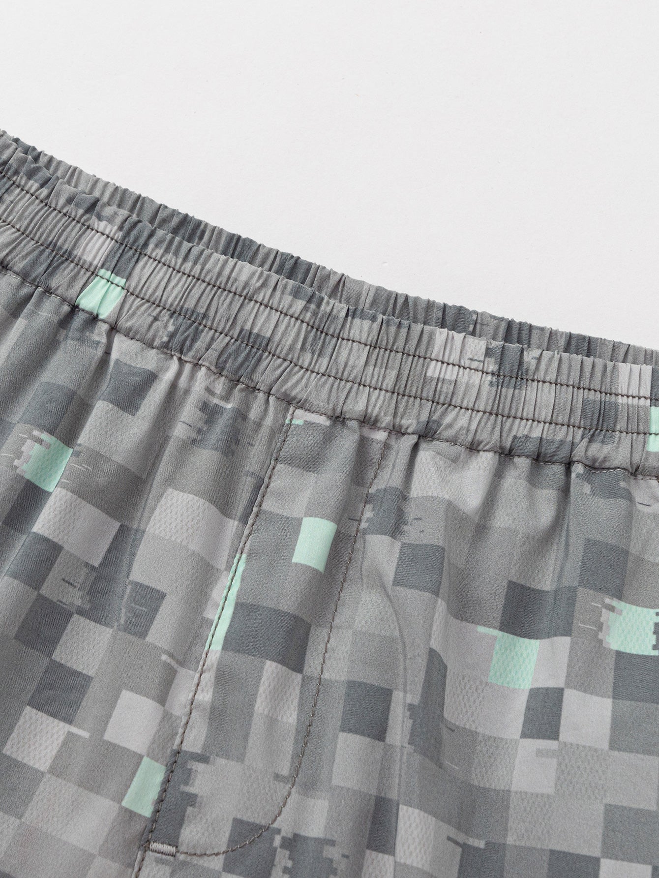 Balabala Boys Pixel Print Shorts Gray,Olive Green